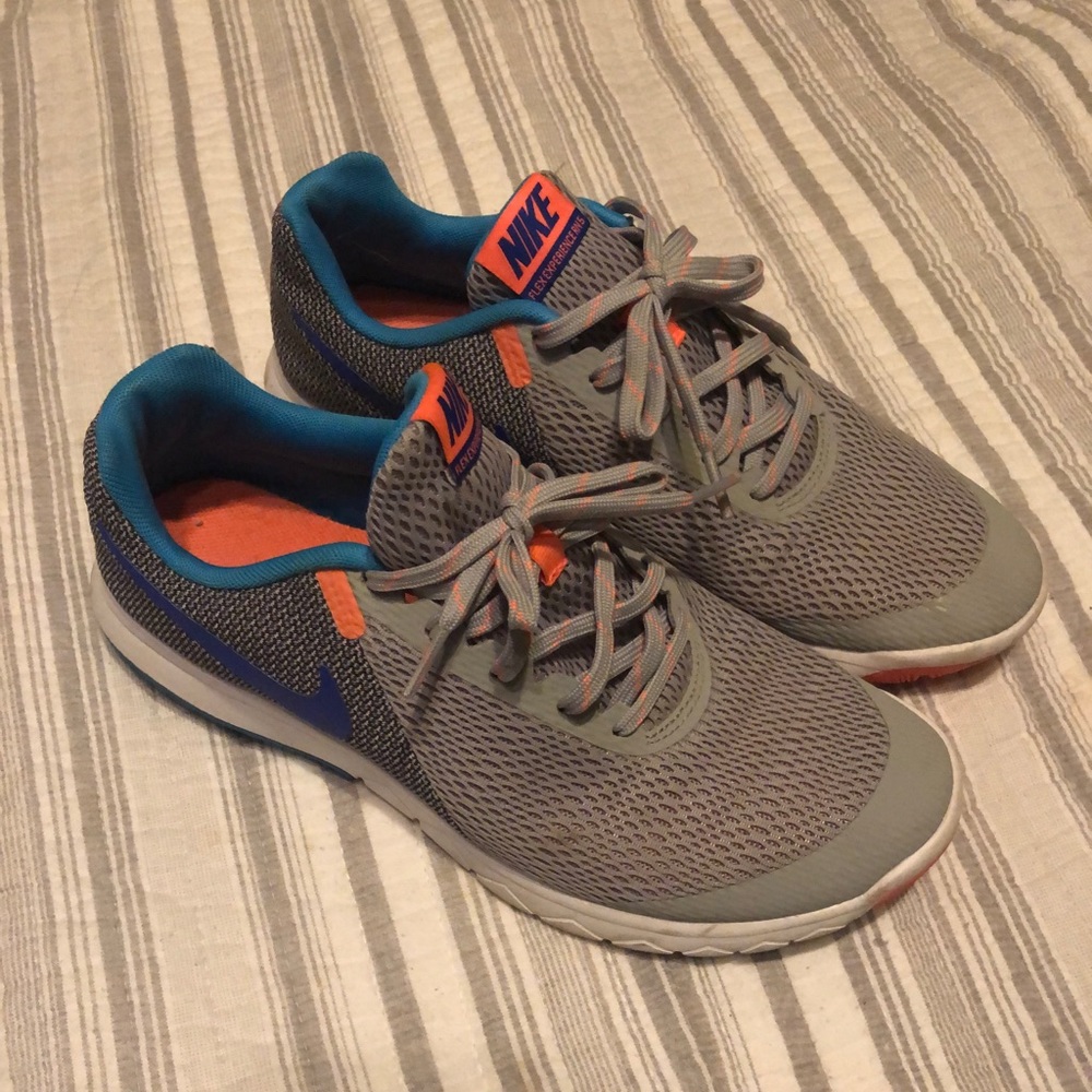 Women’s Nike Flex Experience RN5 Size 10